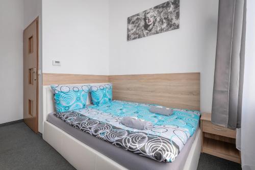 70s Hostel – Krakow, VT
