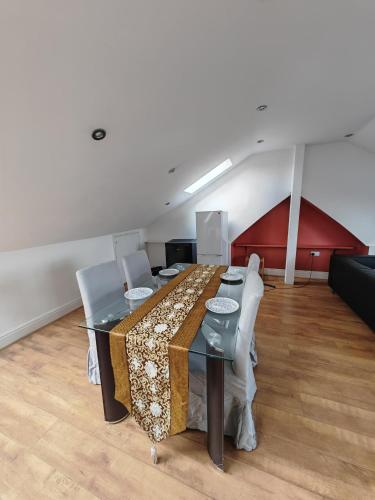 3 bedroom spacious flat near central London - image 11