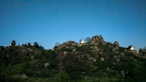 Зовнішній вигляд готелю, TheVagar - Glamping Mountain Shelters in Бельмонте