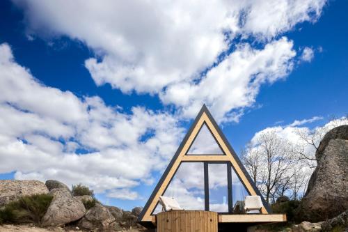 Зовнішній вигляд готелю, TheVagar - Glamping Mountain Shelters in Бельмонте