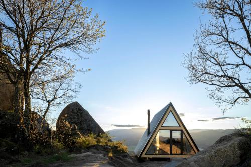 Зовнішній вигляд готелю, TheVagar - Glamping Mountain Shelters in Бельмонте