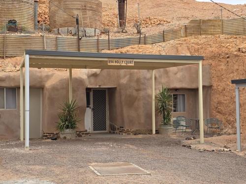 894 Holly Court in Coober Pedy