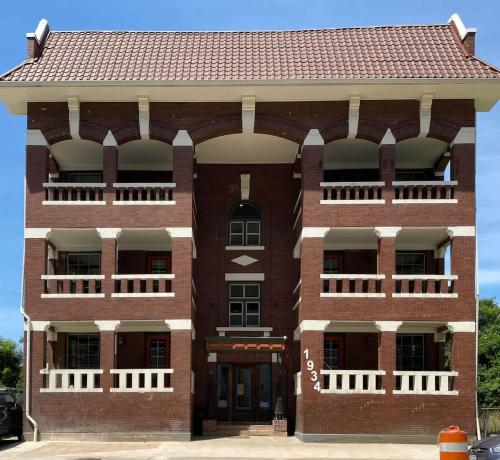 Cle Suites 1BR 1BA 5 min Walk to Cle Clinic #7, Cleveland (photo 8)