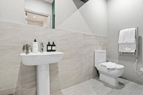 Spacious Suite in Leeds fst WIFI Spacious Suite in Leeds fst WIFI