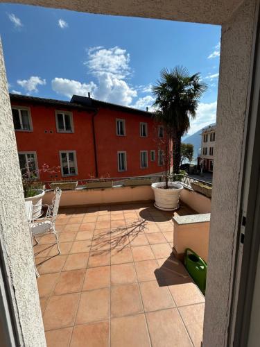 Casa Felice con terrazzo a due passi dal Lago in Melide