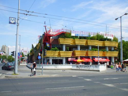 Budapest Center House - image 3