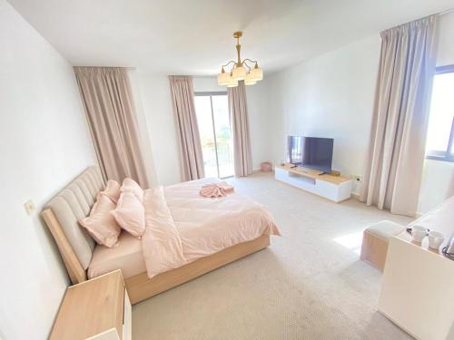 Dinar - villa master bedroom, Abu Dabi (foto 4)
