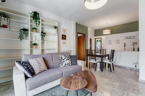 Near Metro A - Modern Boho Style Apartment, Rom