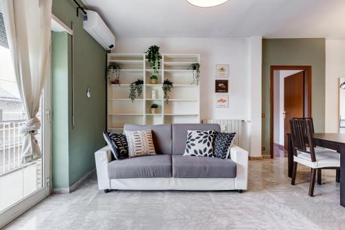 Near Metro A - Modern Boho Style Apartment, Roma (foto 10)