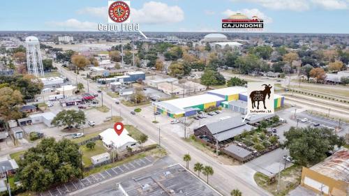 HOT Spot Near Cajun Dome and Moncus Park Sleeps 8