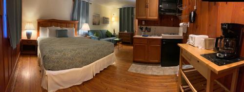 1 king bed, 1 sofa bed