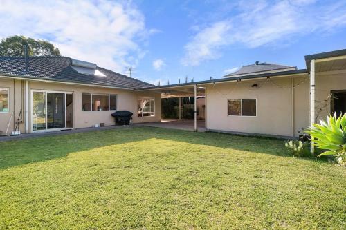 The Spacious & Elegant Vacation Haven - Glenside