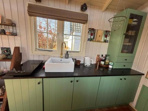 kuchnia, Tiny House in t Zand near Beach and Forest in Schagen