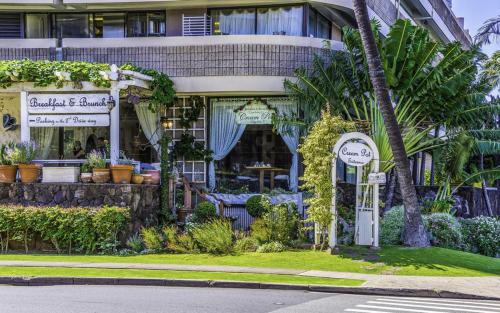 Hawaiian Monarch Penthouse 401 by Hawaii Ocean Club - image 12
