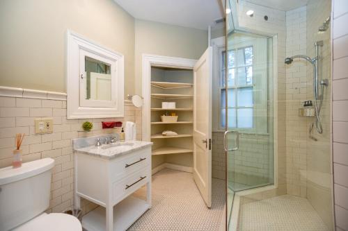 Historic 4br Trinity Park Home Near Duke