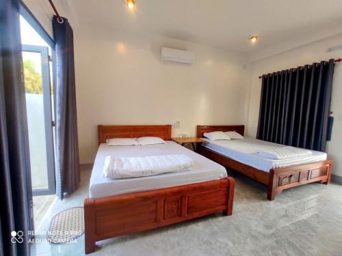 2 double beds