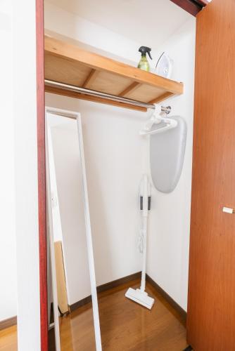 Standard Twin Room image 5