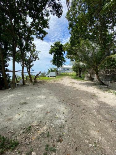Rockwalled Beach Resort by Hiverooms in Dalaguete