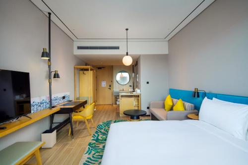 room detail thumbnail 1