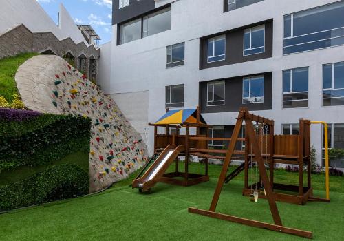 สนามเด็กเล่น, Apartamento cerca de Embajada Americana en Quito in คีปิคาปา