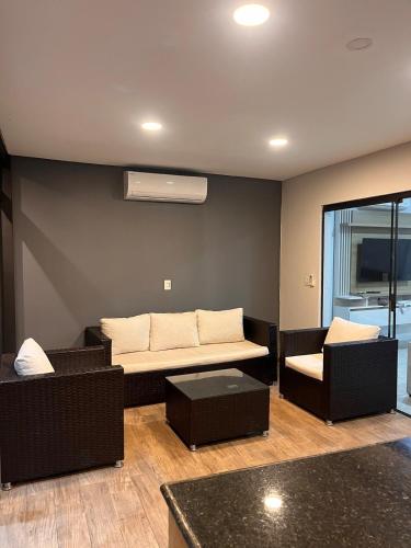 Duplex a metros del the aeropuerto