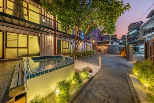 Vista exterior, SHIN Hostel Changphuak ChiangMai in Chiang Mai