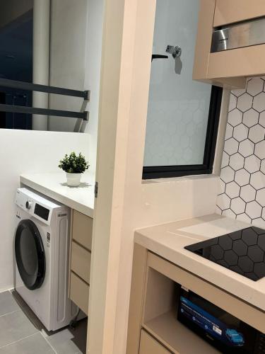 Comfy Stay Near Aman Central with Infinity Pool Comfy Stay Near Aman Central with Infinity Pool