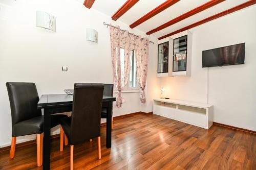 Apartment Aldora 4