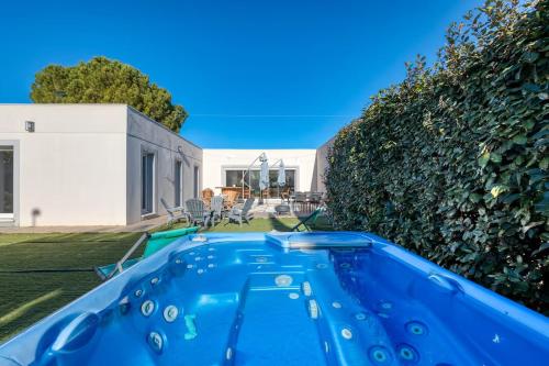 "L'Atrium"-Villa de standing -Piscine-Spa-Salle de jeux