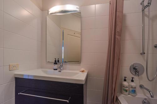 Riverside Apartment Riverside Apartment