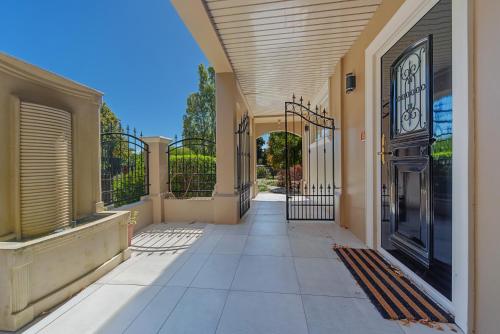 Riverside Apartment Riverside Apartment