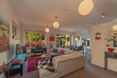 Riverside Apartment Riverside Apartment