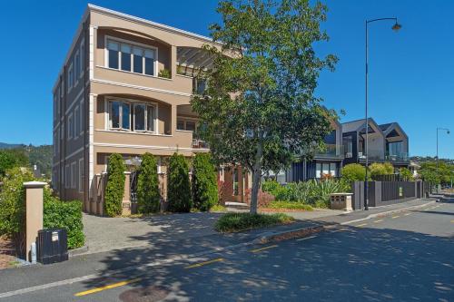 Riverside Apartment Riverside Apartment