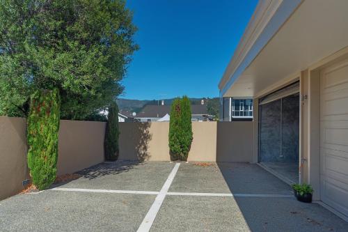 Riverside Apartment Riverside Apartment