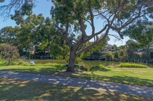 Riverside Apartment Riverside Apartment