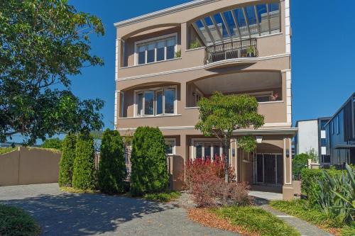 Riverside Apartment Riverside Apartment