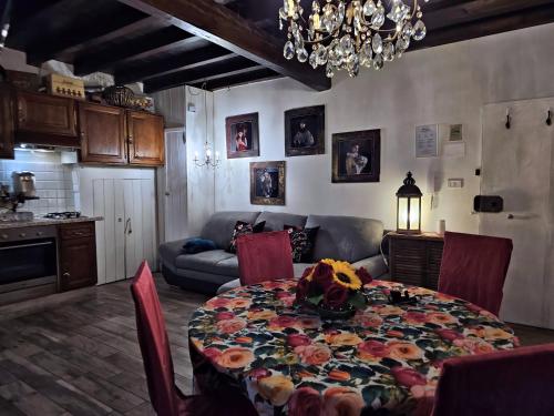 LOFT SARAGOZZA GIPSY in centro vicino a Piazza Maggiore, Boloňa (fotografie 8)