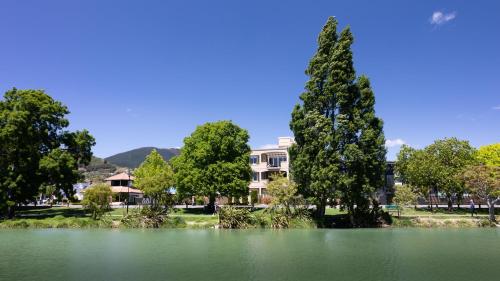 Riverside Apartment Riverside Apartment