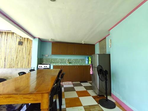 Alona J & J Tourist Inn in Bohol