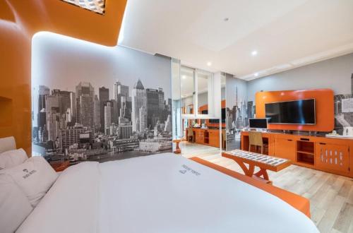 room detail thumbnail 1