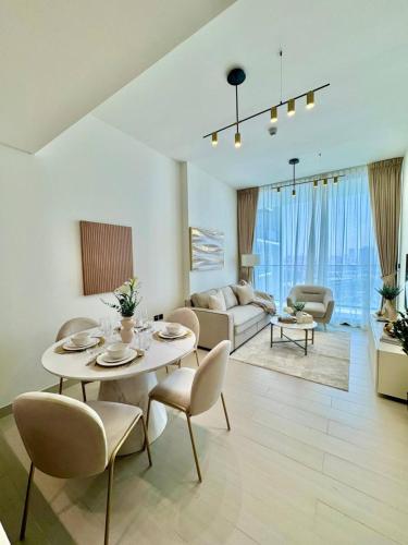 Bright & Modern 1br In Jvc Pool Free Parking, Dubaj