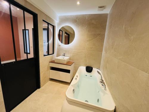 Abelia YourHostHelper in Falaise