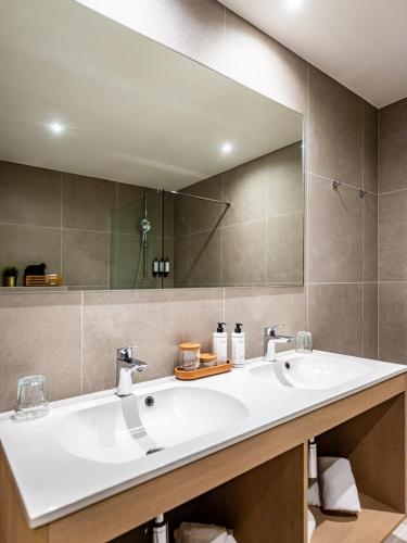 Bloomhotel - image 7