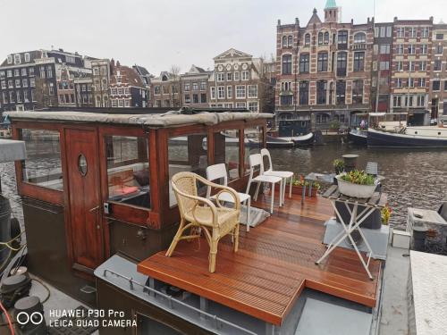 Waterloo square river vieuw houseboat, Amsterdam