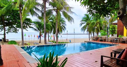 Chidlom Resort in Chao Samran Beach