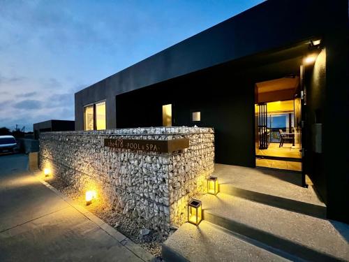 Фасада на хотела, the 478 -pool & spa- Miyakojima Luxury Villa in Yonaha Beach