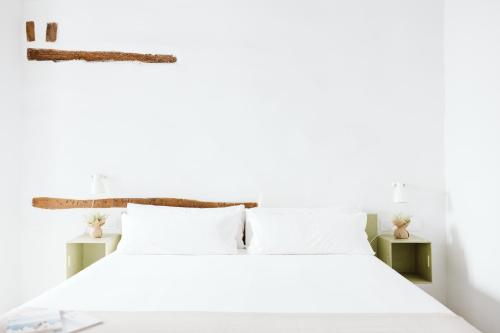 Standard Double Room image 10