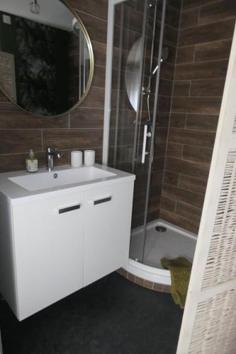 浴室, Chambres d'Hôtes Colibri (Chambres d'Hotes Colibri) in 阿加農