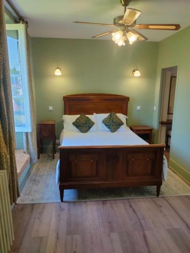 L'ancienne Gendarmerie in แซ็ง-โลรอง-ซูร์-กอร์