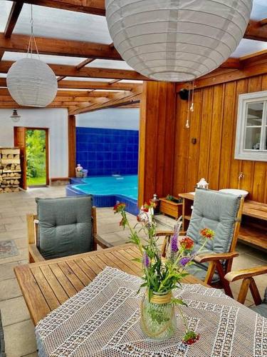 Balcony/terrace, Chaloupka s rodinnou tradici in Harrachov
